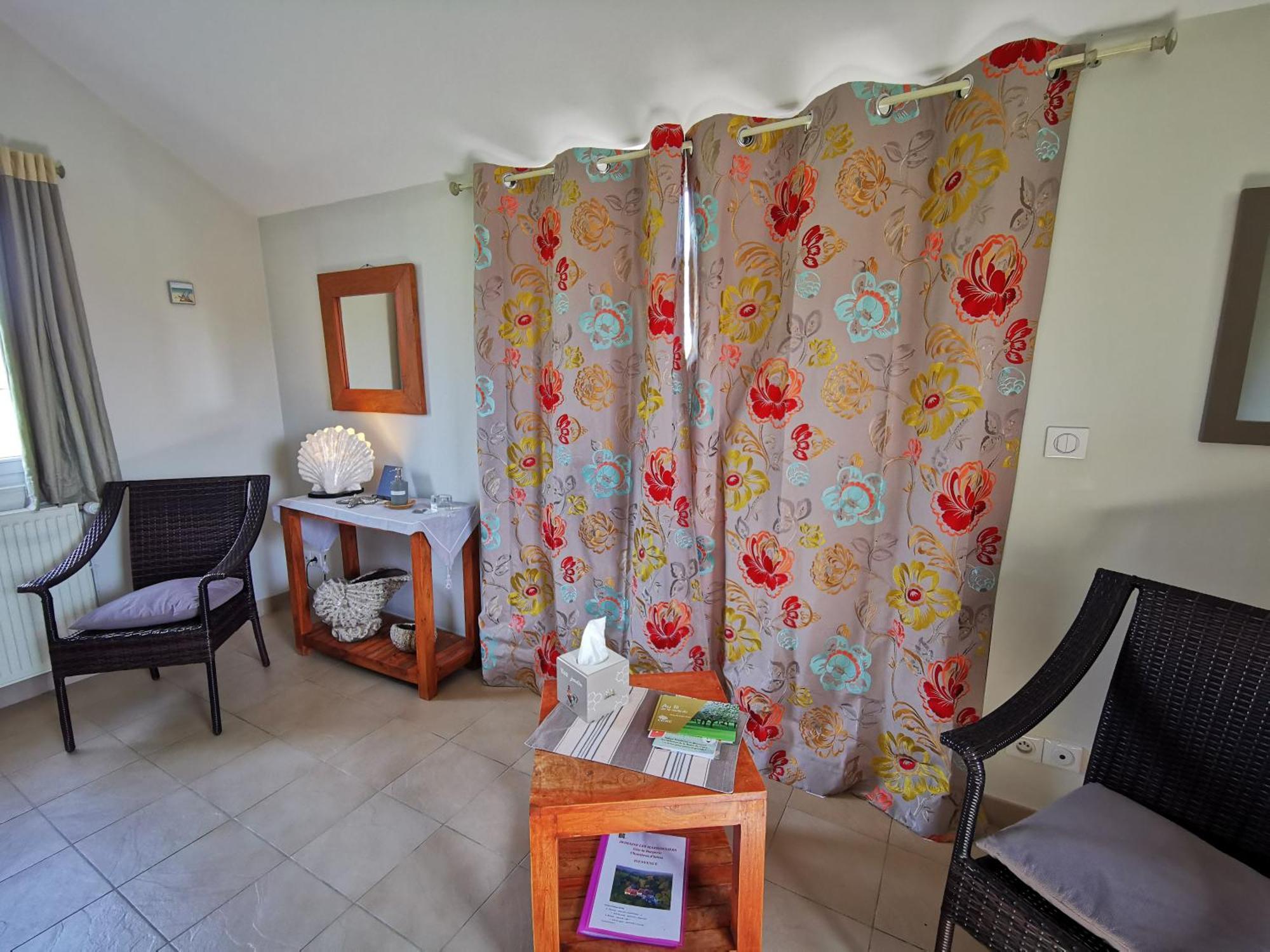 Les Marronniers Otel Cambremer Oda fotoğraf