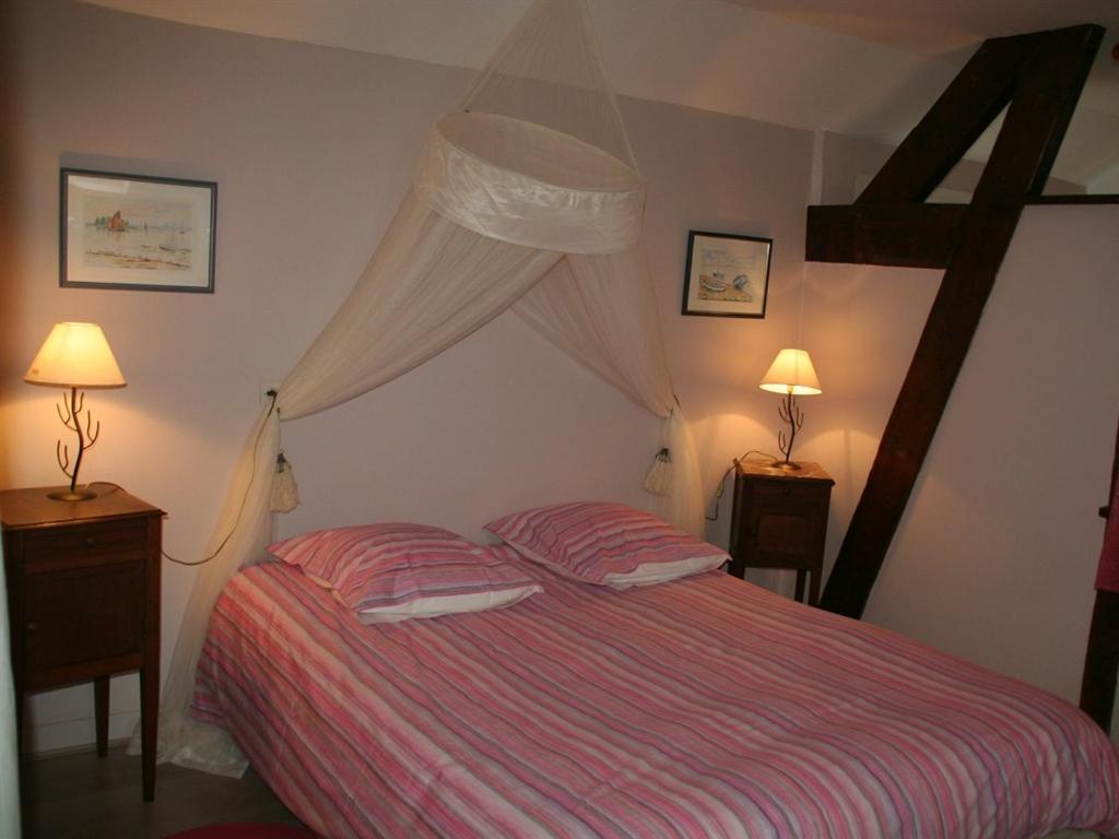 Les Marronniers Otel Cambremer Oda fotoğraf