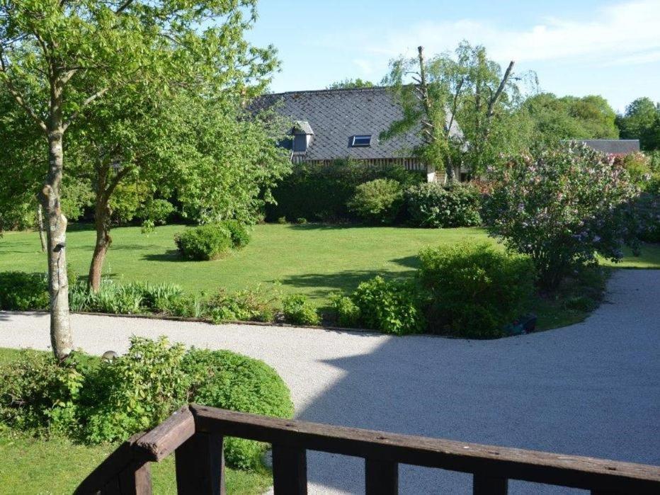 Les Marronniers Otel Cambremer Oda fotoğraf
