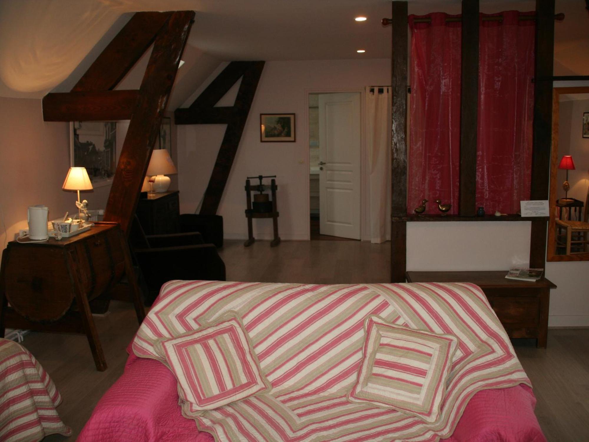 Les Marronniers Otel Cambremer Oda fotoğraf
